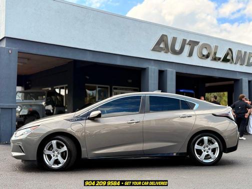 Pepperdust Metallic 2017 Chevrolet Volt LT
