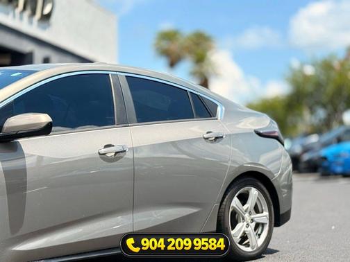 Pepperdust Metallic 2017 Chevrolet Volt LT