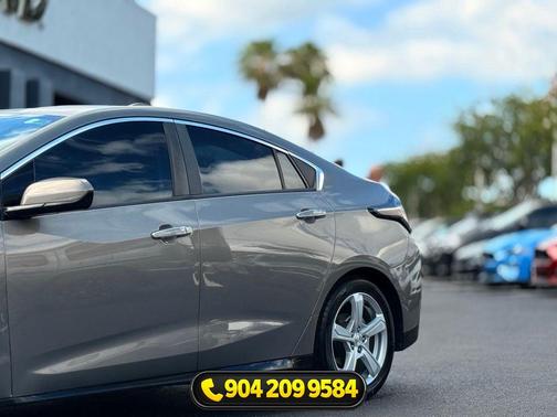 Pepperdust Metallic 2017 Chevrolet Volt LT
