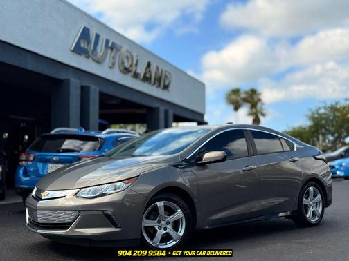Pepperdust Metallic 2017 Chevrolet Volt LT