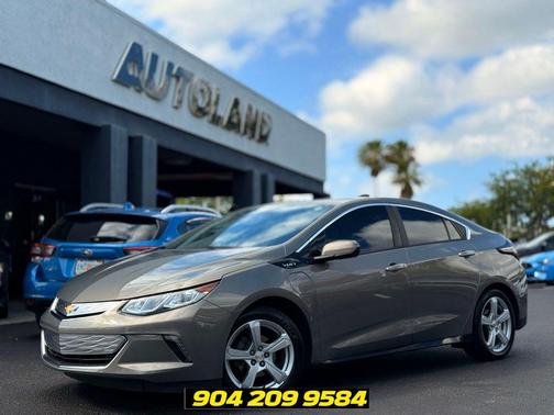 Pepperdust Metallic 2017 Chevrolet Volt LT
