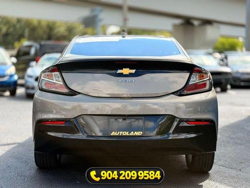 Pepperdust Metallic 2017 Chevrolet Volt LT
