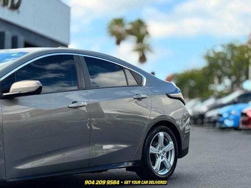 Pepperdust Metallic 2017 Chevrolet Volt LT
