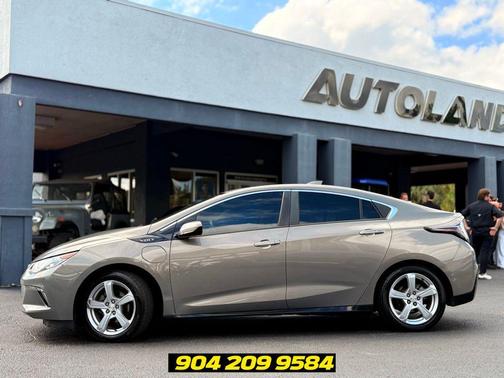 Pepperdust Metallic 2017 Chevrolet Volt LT