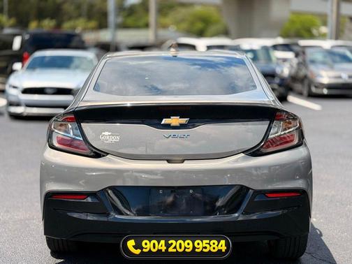Pepperdust Metallic 2017 Chevrolet Volt LT