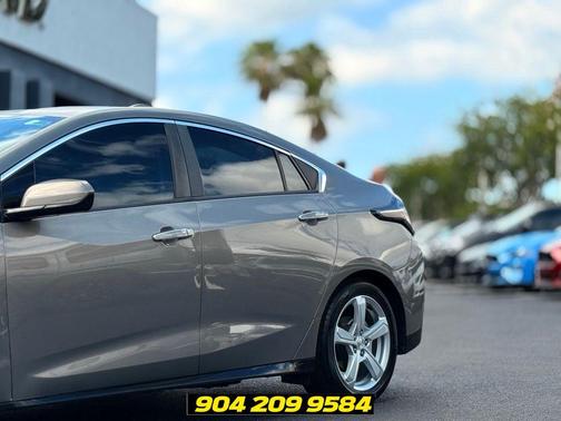 Pepperdust Metallic 2017 Chevrolet Volt LT