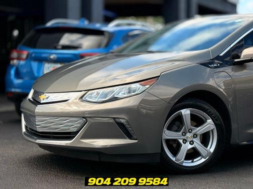 Pepperdust Metallic 2017 Chevrolet Volt LT
