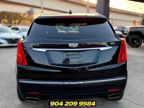 Stellar Black Metallic 2017 Cadillac XT5 Luxury
