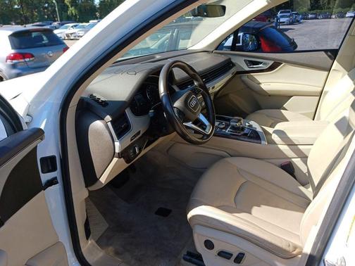 2019 Audi Q7 45 Premium