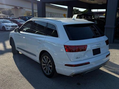 2019 Audi Q7 45 Premium