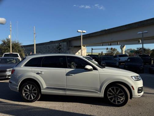 2019 Audi Q7 45 Premium