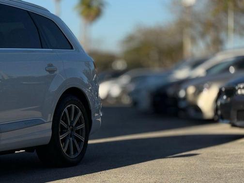 2019 Audi Q7 45 Premium