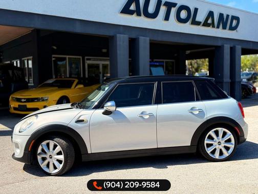 White Silver 2015 MINI Hardtop Cooper