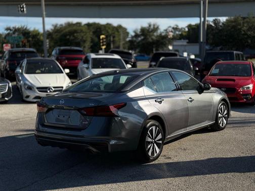 2020 Nissan Altima 2.5 SV