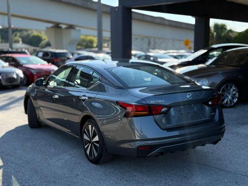 2020 Nissan Altima 2.5 SV