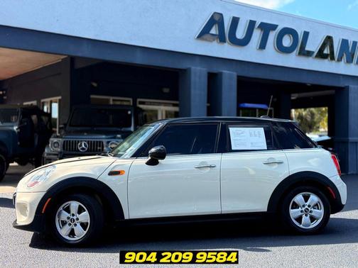 Pepper White 2015 MINI Hardtop Cooper