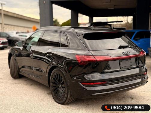 2019 Audi e-tron Premium Plus