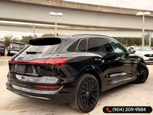 2019 Audi e-tron Premium Plus