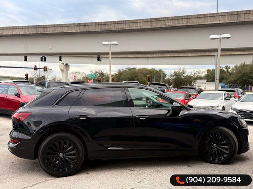 2019 Audi e-tron Premium Plus