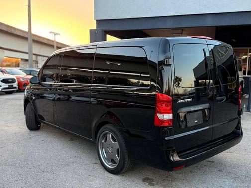 2018 Mercedes-Benz Metris Base