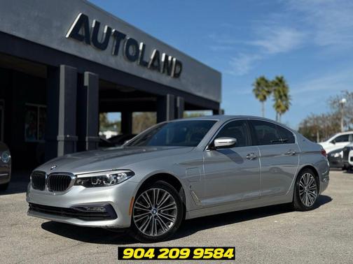 Glacier Silver Metallic 2018 BMW 530e iPerformance