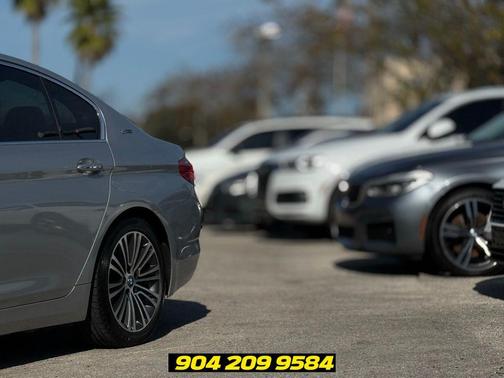 Glacier Silver Metallic 2018 BMW 530e iPerformance