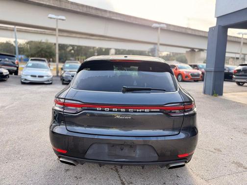 2020 Porsche Macan Base
