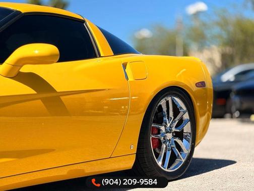 Velocity Yellow Tintcoat 2007 Chevrolet Corvette Base