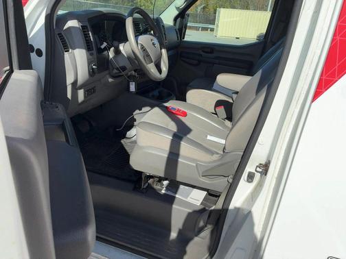 2016 Nissan NV Cargo NV1500 SV V6