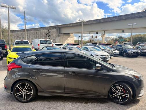 2018 Ford Focus ST 