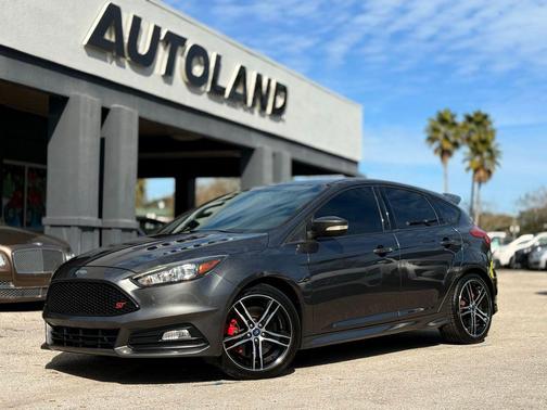 2018 Ford Focus ST 