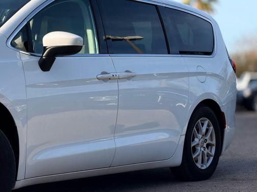 2017 Chrysler Pacifica LX