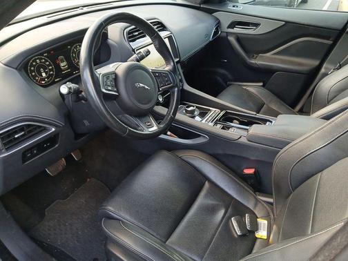 2019 Jaguar F-PACE S