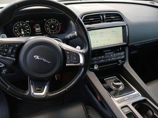 2019 Jaguar F-PACE S