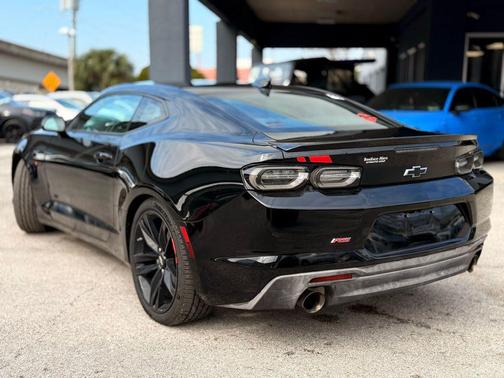 2022 Chevrolet Camaro RWD Coupe LT1