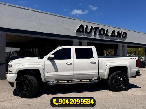 Summit White 2017 Chevrolet Silverado 1500 2LT