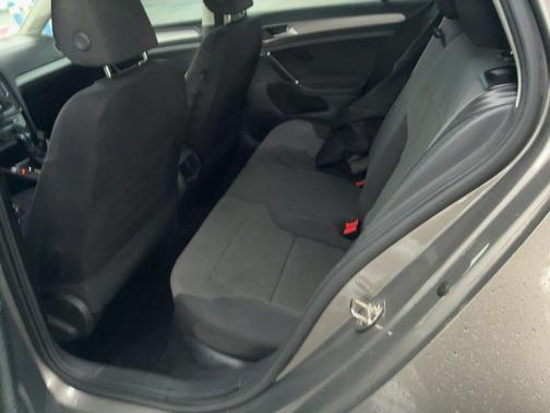 2016 Volkswagen e-Golf SE