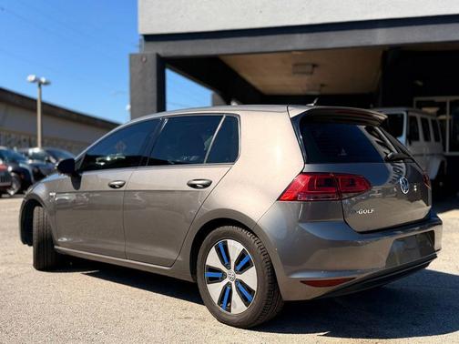 2016 Volkswagen e-Golf SE