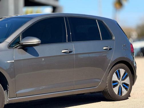 2016 Volkswagen e-Golf SE