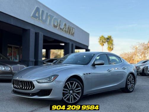 Bianco Alpi Pearlescent 2018 Maserati Ghibli Base