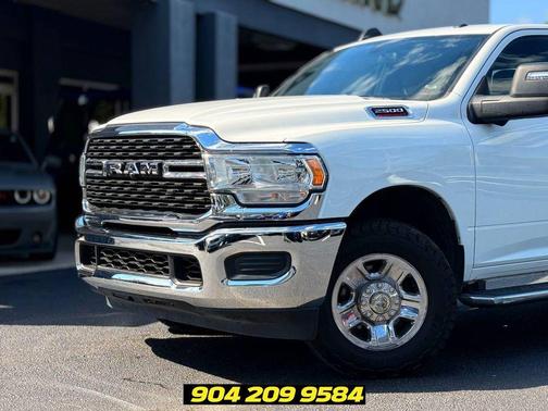 Bright White Clearcoat 2023 RAM 2500 Tradesman Crew Cab 4x2 8' Box