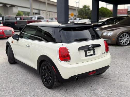 2017 MINI Hardtop Cooper