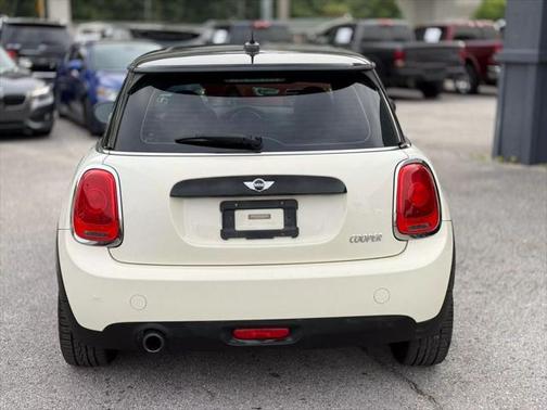 2017 MINI Hardtop Cooper