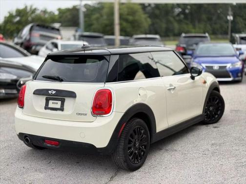 2017 MINI Hardtop Cooper