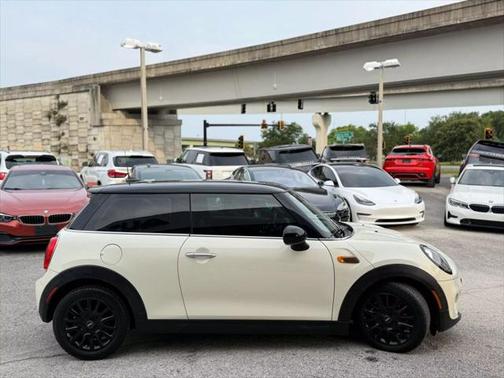 2017 MINI Hardtop Cooper