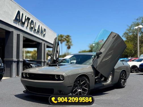 Destroyer Gray Clearcoat 2017 Dodge Challenger R/T 392