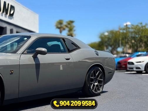Destroyer Gray Clearcoat 2017 Dodge Challenger R/T 392