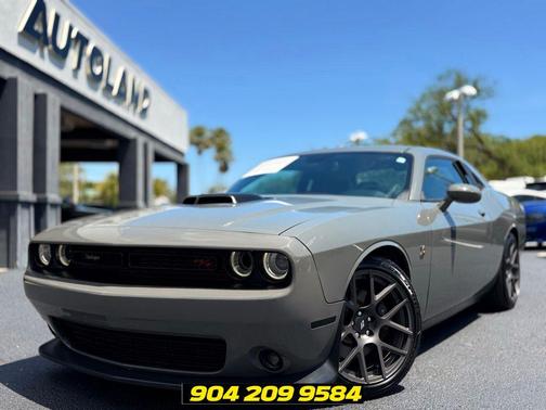 Destroyer Gray Clearcoat 2017 Dodge Challenger R/T 392