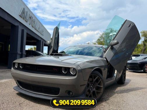 Destroyer Gray Clearcoat 2017 Dodge Challenger R/T 392