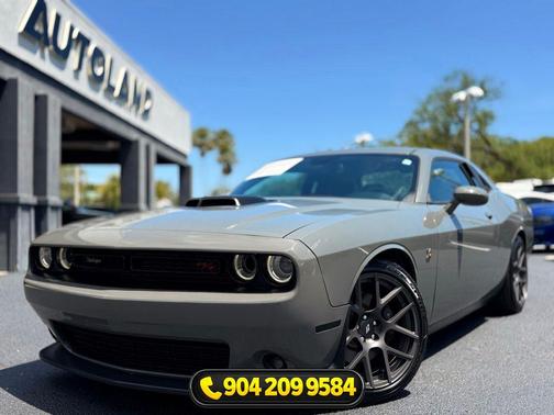 Destroyer Gray Clearcoat 2017 Dodge Challenger R/T 392